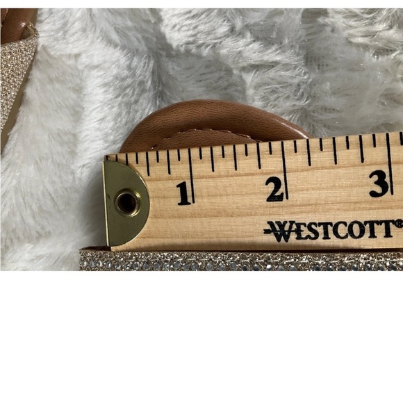 Daisy Fuentes Size 9.5 Gold / Clear Rhinestone Embellished Sandal NWOT - Picture 9 of 9